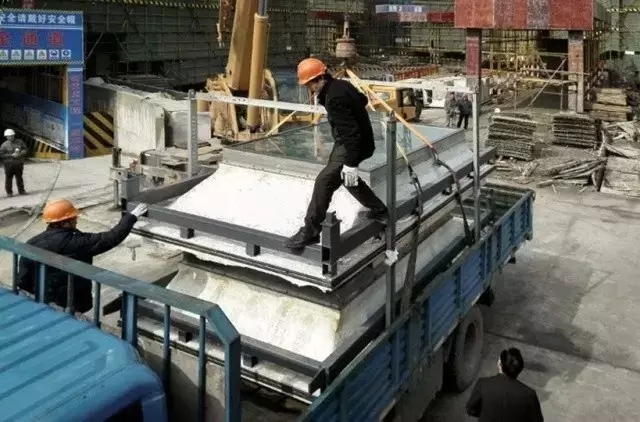 扩展资料：上海宝业中心幕墙安装过程 - 图7