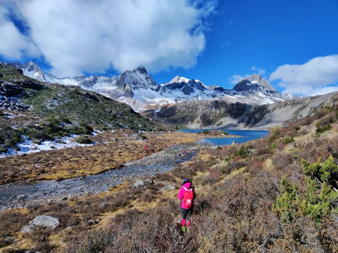 *攀登美女神山夏羌拉，它是川西最美最小众的5000米级雪山 - 图62