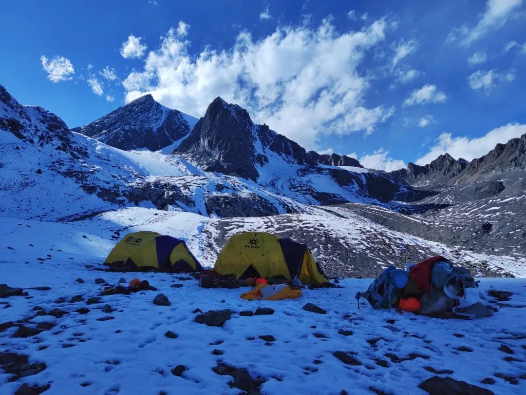 *攀登美女神山夏羌拉，它是川西最美最小众的5000米级雪山 - 图2