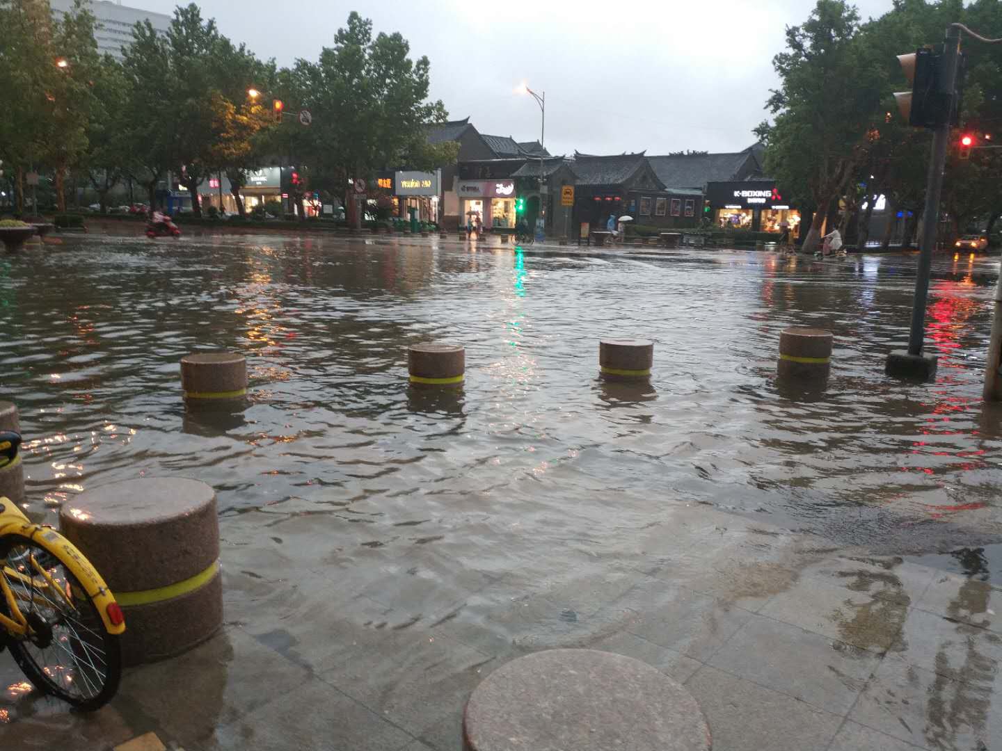 芙蓉街暴雨.jpg